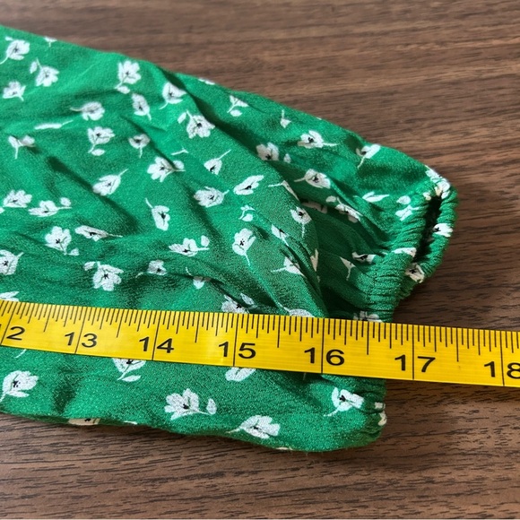 ❤️ H&M Green Floral Peasant Blouse Size M - Picture 9 of 10